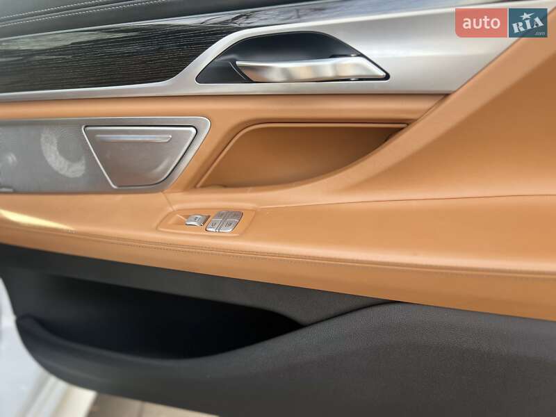 Седан BMW 7 Series 2016 в Киеве