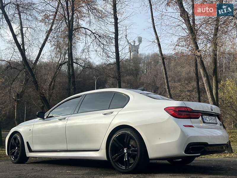 Седан BMW 7 Series 2016 в Киеве