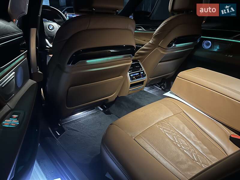 Седан BMW 7 Series 2016 в Киеве