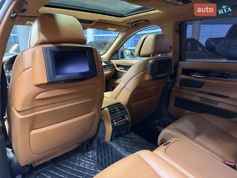 Седан BMW 7 Series 2010 в Одессе