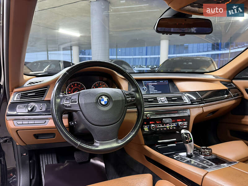 Седан BMW 7 Series 2010 в Одессе
