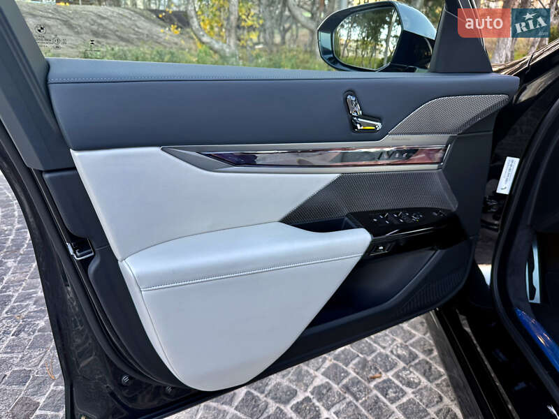 Седан BMW 7 Series 2024 в Днепре