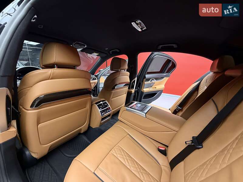 Седан BMW 7 Series 2020 в Киеве