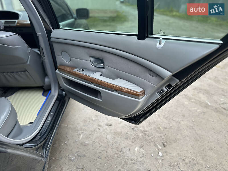 Седан BMW 7 Series 2004 в Тернополе