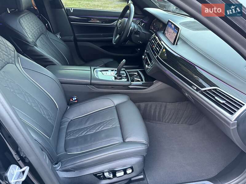 Седан BMW 7 Series 2021 в Виннице