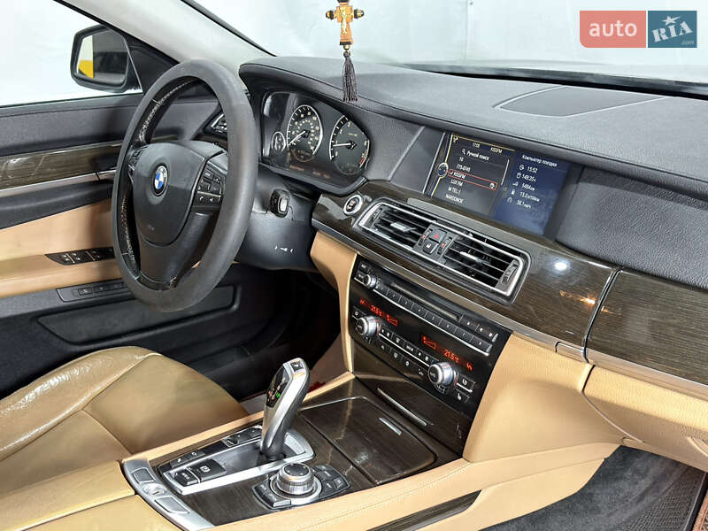 Седан BMW 7 Series 2011 в Одессе