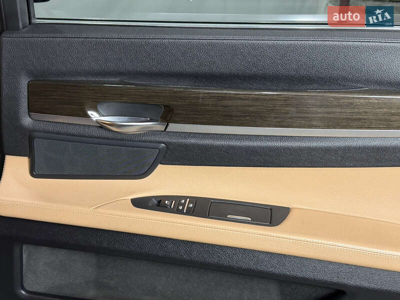 Седан BMW 7 Series 2011 в Одессе