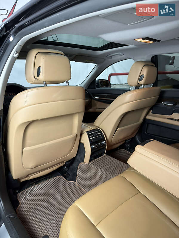 Седан BMW 7 Series 2011 в Одессе