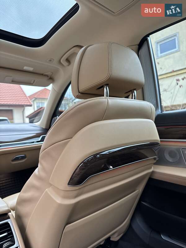 Седан BMW 7 Series 2020 в Нововолинську фото 24 Седан BMW 7 Series 2020 в Нововолинську