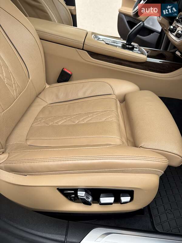 Седан BMW 7 Series 2020 в Нововолинську фото 32 Седан BMW 7 Series 2020 в Нововолинську