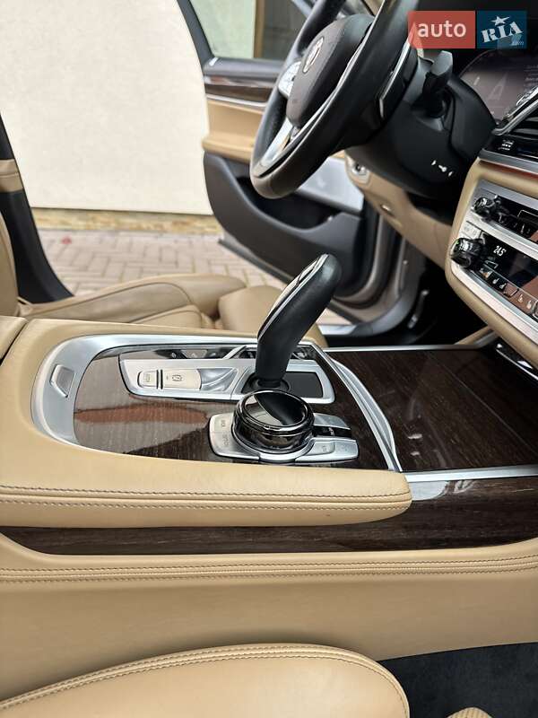 Седан BMW 7 Series 2020 в Нововолинську фото 37 Седан BMW 7 Series 2020 в Нововолинську