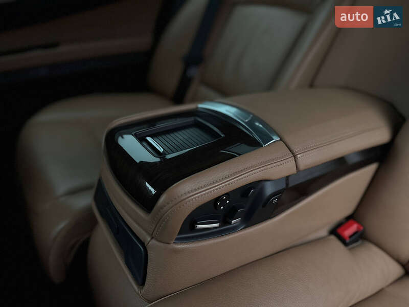 Седан BMW 7 Series 2008 в Ровно