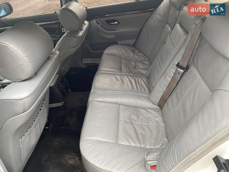 Седан BMW 7 Series 1995 в Львове