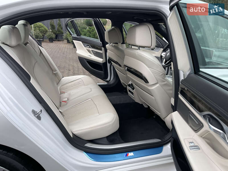 Седан BMW 7 Series 2017 в Луцке