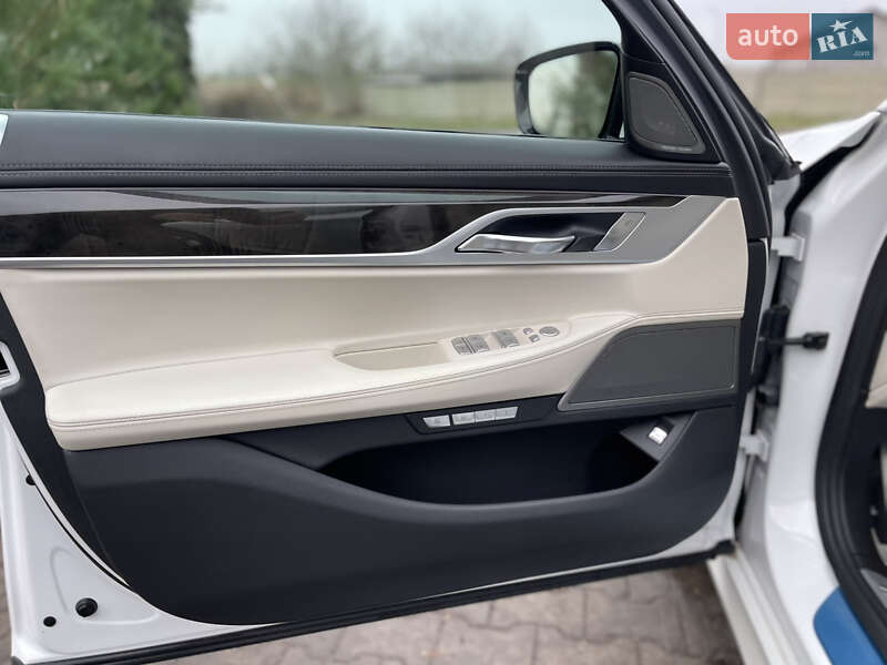 Седан BMW 7 Series 2017 в Луцке