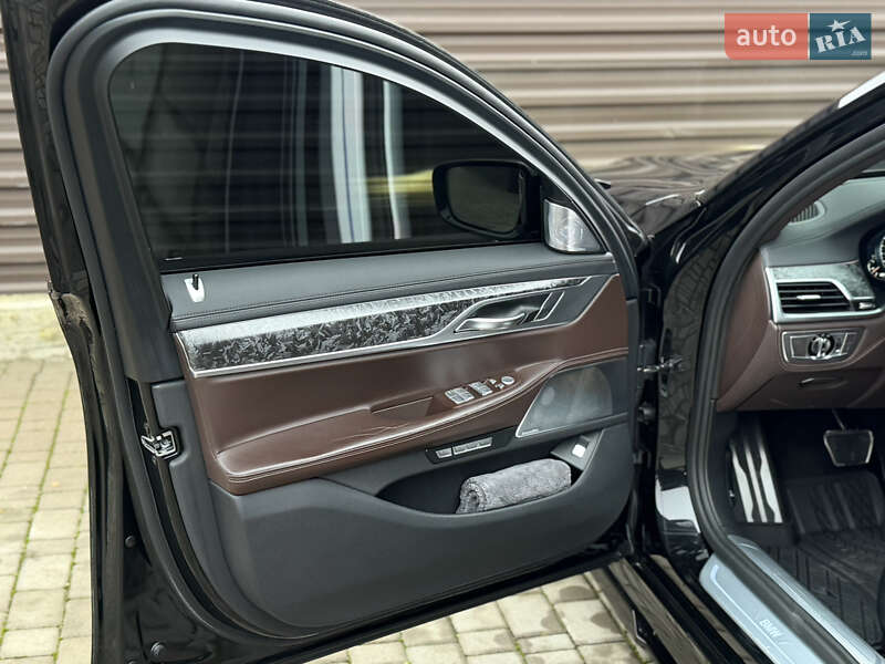 Седан BMW 7 Series 2017 в Дубно фото 24 Седан BMW 7 Series 2017 в Дубно