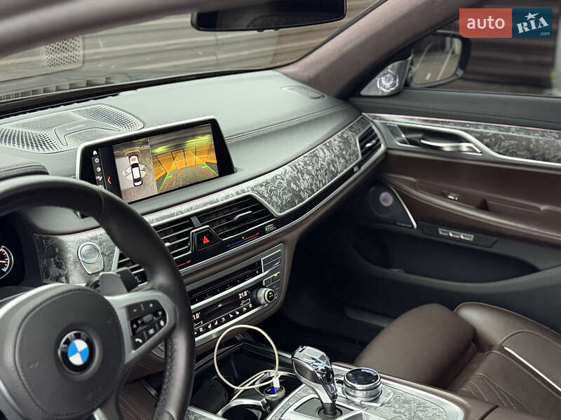 Седан BMW 7 Series 2017 в Дубно фото 27 Седан BMW 7 Series 2017 в Дубно