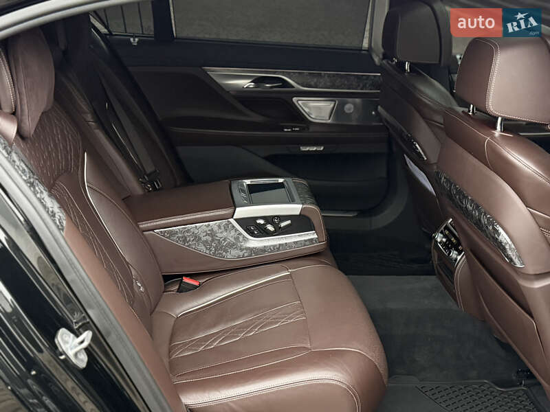 Седан BMW 7 Series 2017 в Дубно фото 35 Седан BMW 7 Series 2017 в Дубно