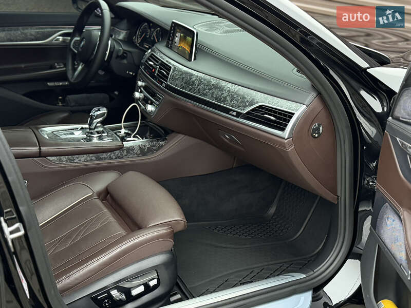 Седан BMW 7 Series 2017 в Дубно фото 39 Седан BMW 7 Series 2017 в Дубно
