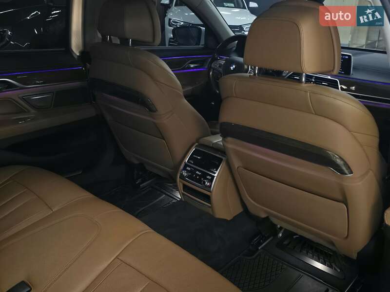 Седан BMW 7 Series 2015 в Николаеве