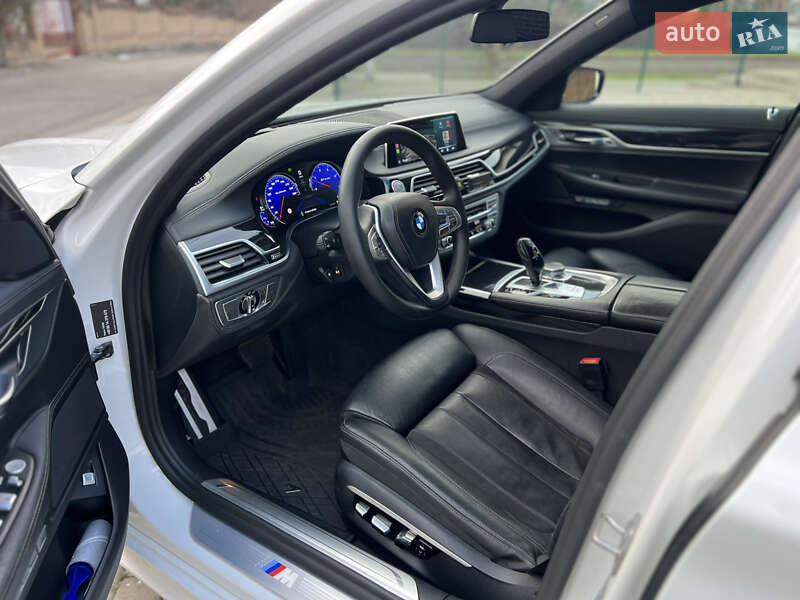 Седан BMW 7 Series 2016 в Киеве фото 34 Седан BMW 7 Series 2016 в Киеве