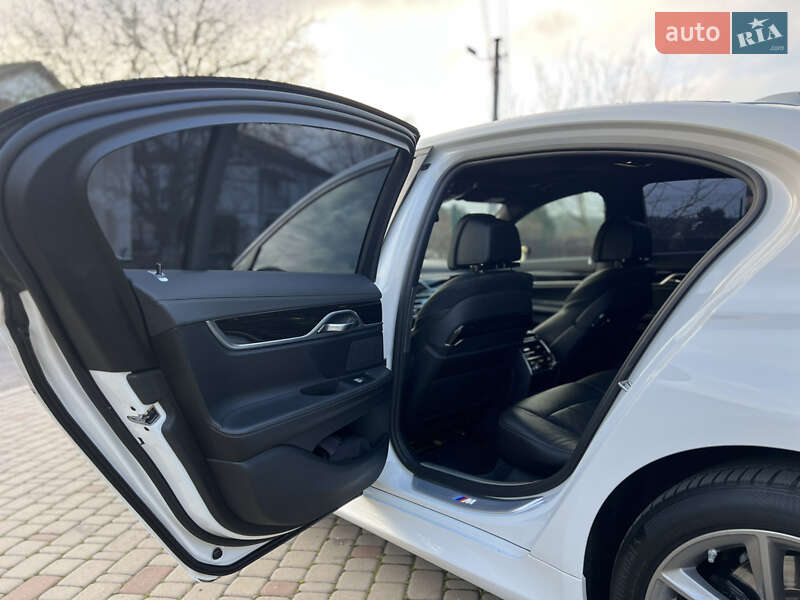 Седан BMW 7 Series 2016 в Киеве фото 70 Седан BMW 7 Series 2016 в Киеве