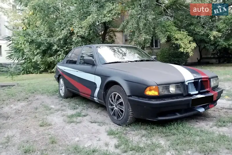BMW 7 Series 1989