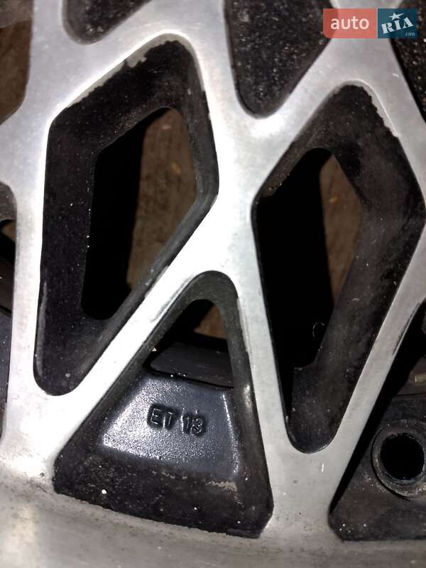 Седан BMW 7 Series 1991 в Киеве