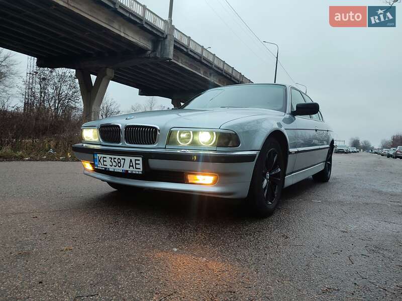 Седан BMW 7 Series 1997 в Дніпрі