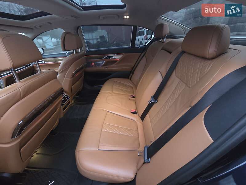 Седан BMW 7 Series 2016 в Шептицькому