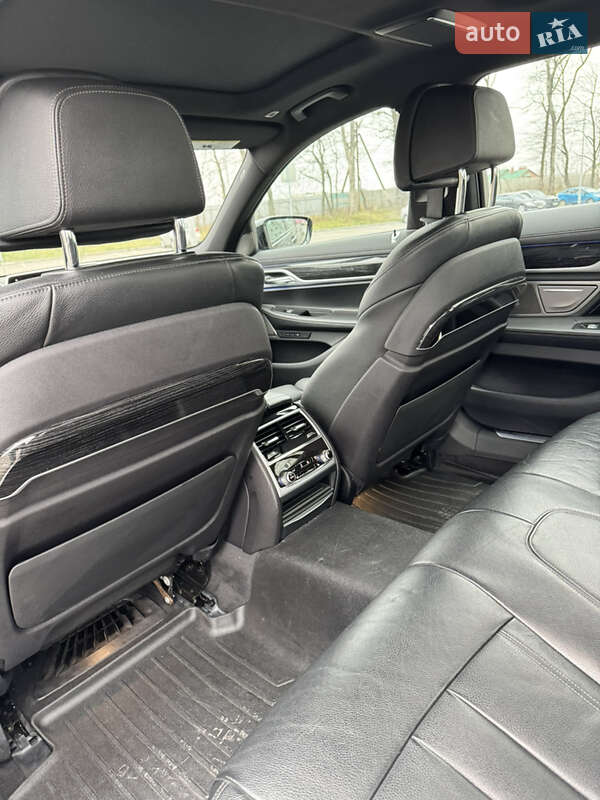 Седан BMW 7 Series 2019 в Виннице