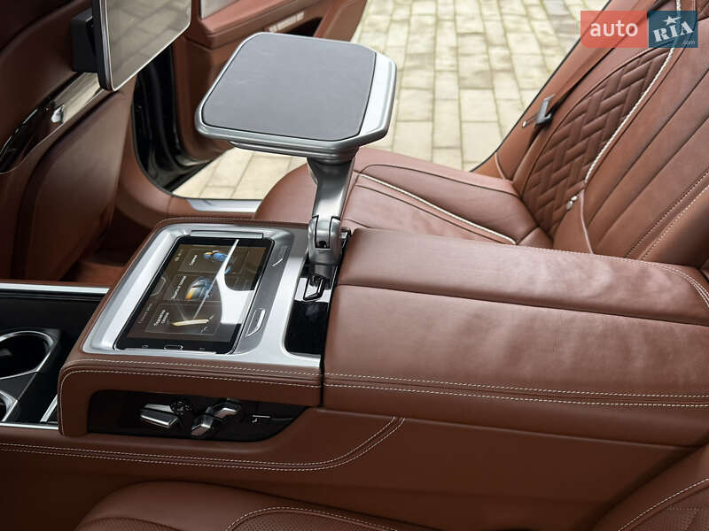 Седан BMW 7 Series 2016 в Луцьку