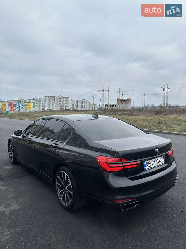 Седан BMW 7 Series 2017 в Виннице