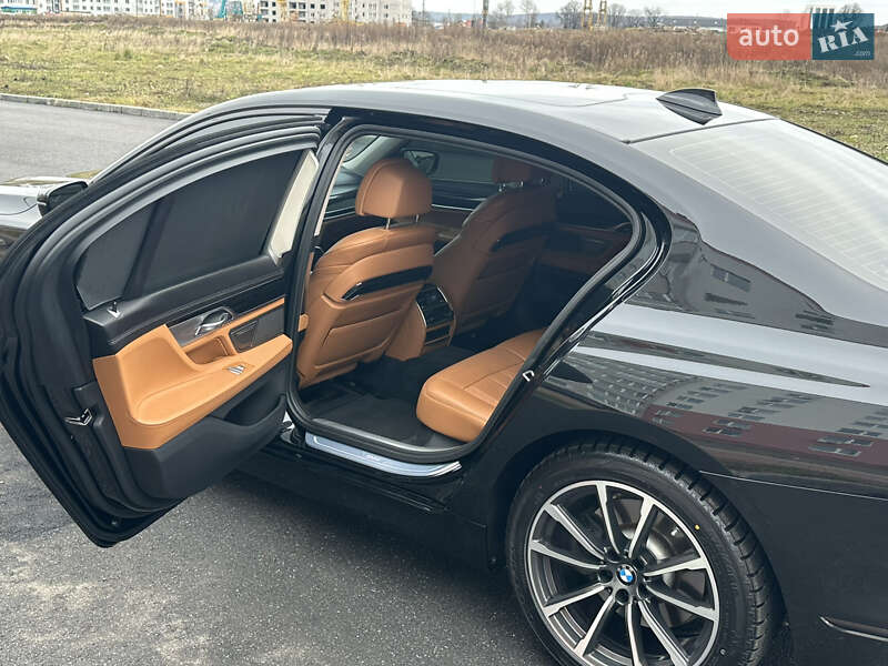 Седан BMW 7 Series 2017 в Виннице