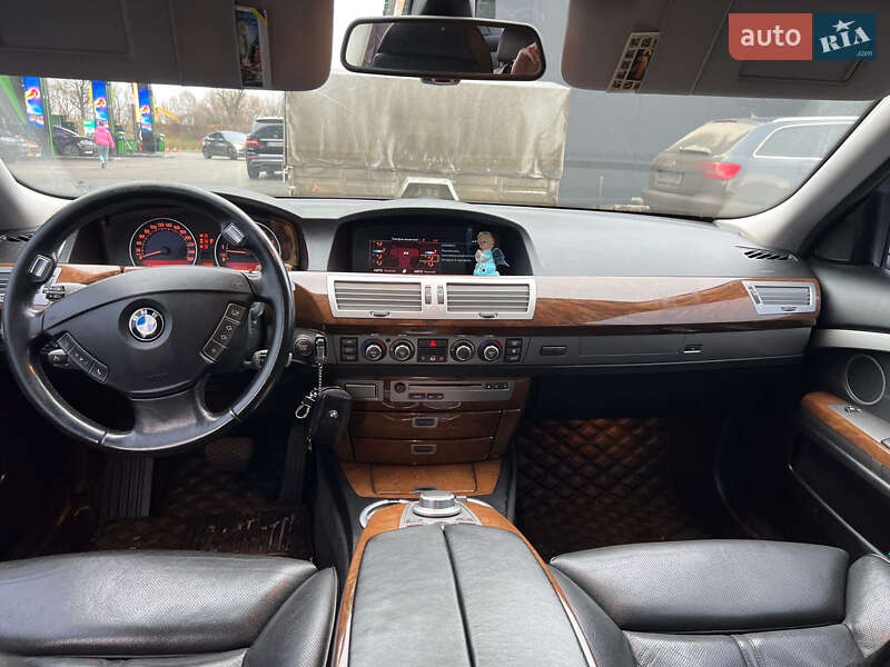 Седан BMW 7 Series 2006 в Стрию
