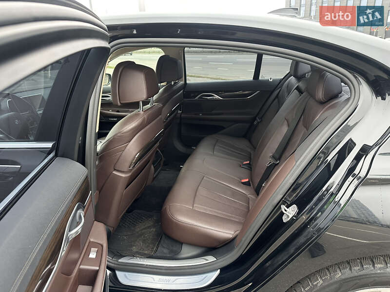 Седан BMW 7 Series 2016 в Киеве фото 17 Седан BMW 7 Series 2016 в Киеве