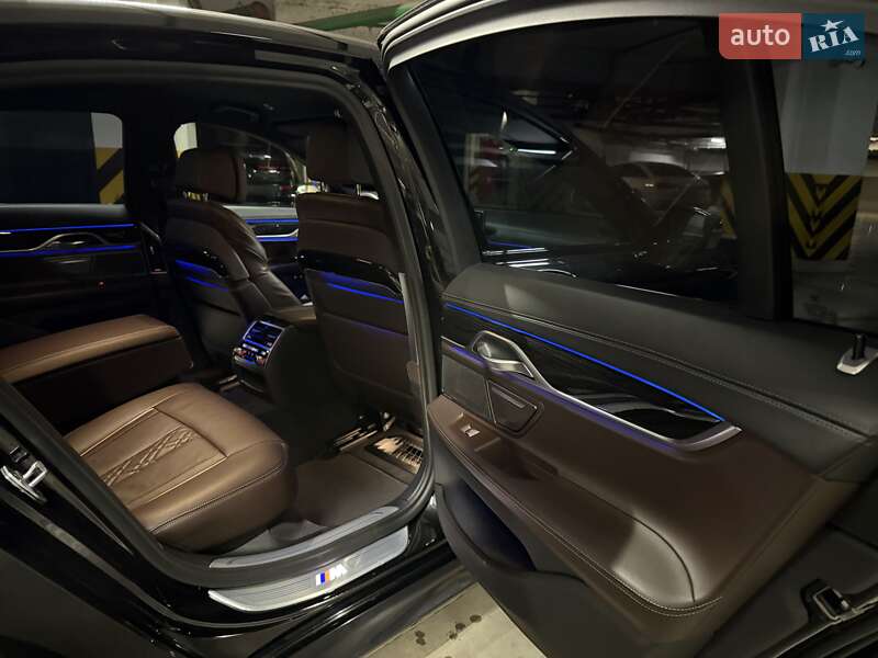 Седан BMW 7 Series 2022 в Киеве фото 61 Седан BMW 7 Series 2022 в Киеве