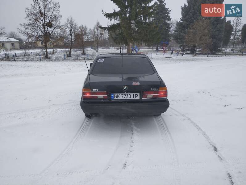 Седан BMW 7 Series 1989 в Кременце