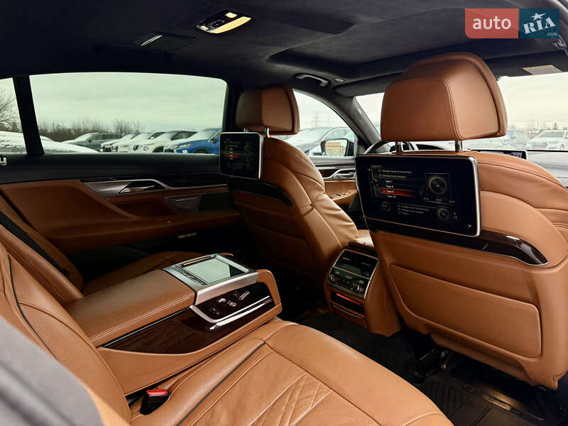 Седан BMW 7 Series 2016 в Ровно фото 26 Седан BMW 7 Series 2016 в Ровно