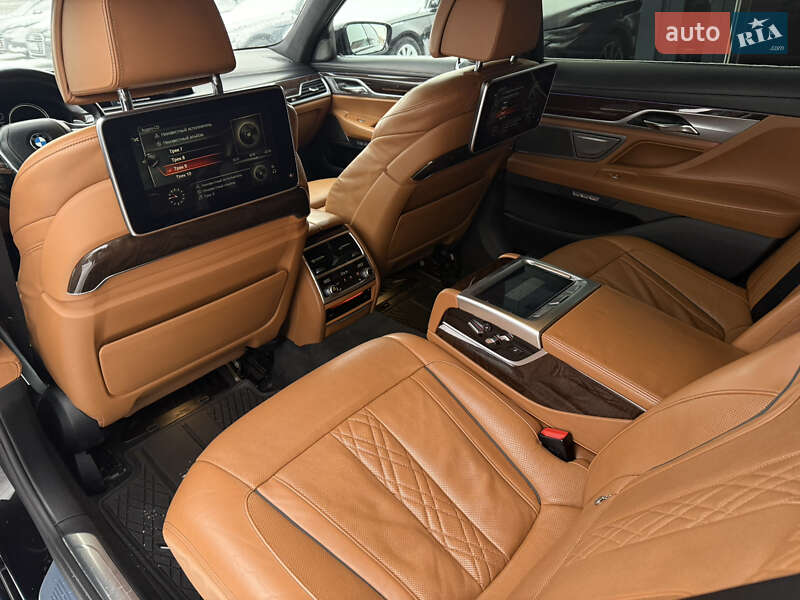 Седан BMW 7 Series 2016 в Ровно фото 35 Седан BMW 7 Series 2016 в Ровно