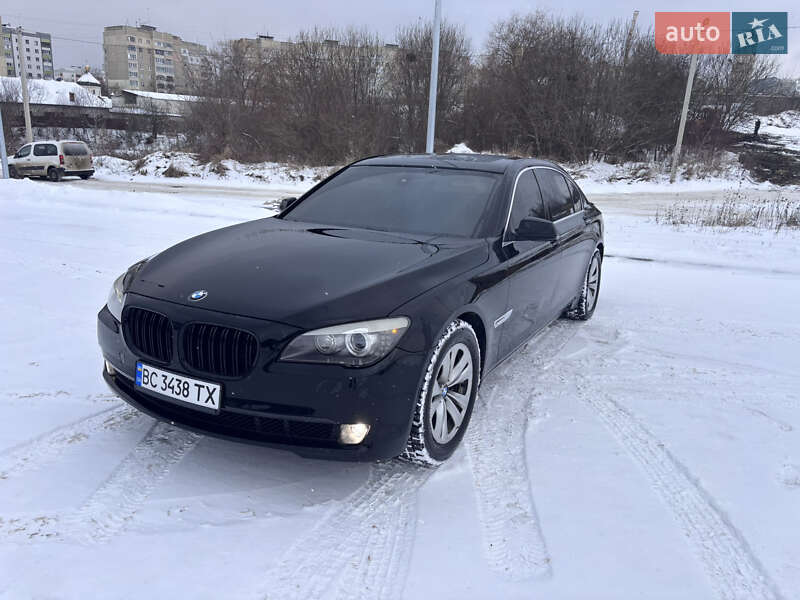 Седан BMW 7 Series 2012 в Львові