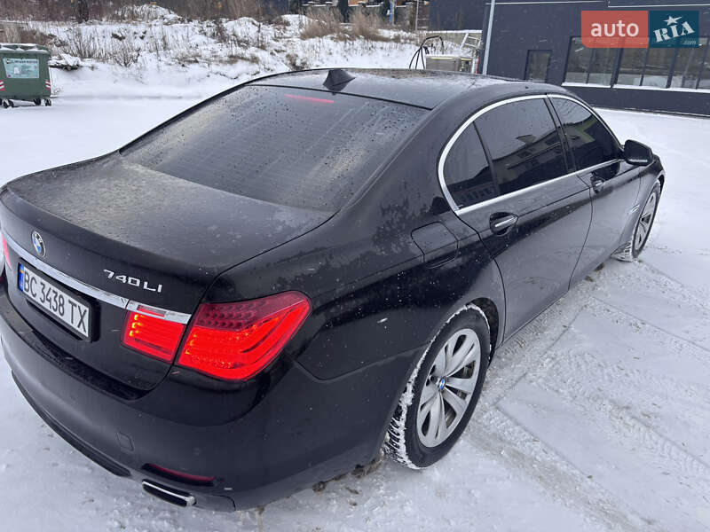 Седан BMW 7 Series 2012 в Львові