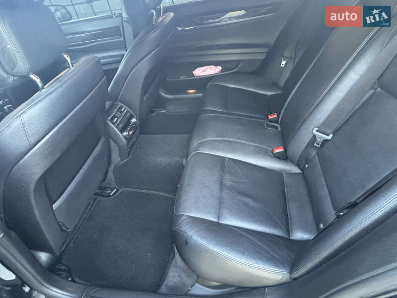Седан BMW 7 Series 2012 в Львові