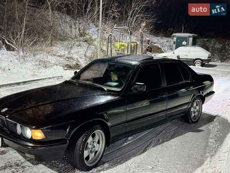 Седан BMW 7 Series 1987 в Львове
