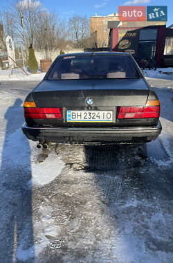 Седан BMW 7 Series 1988 в Щирце