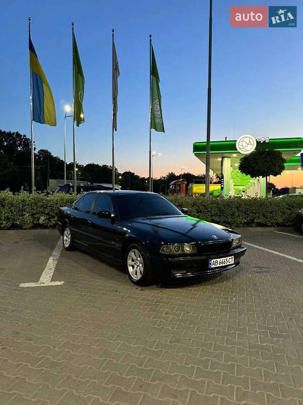 Седан BMW 7 Series 1995 в Виннице