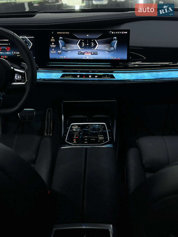 Седан BMW 7 Series 2023 в Киеве