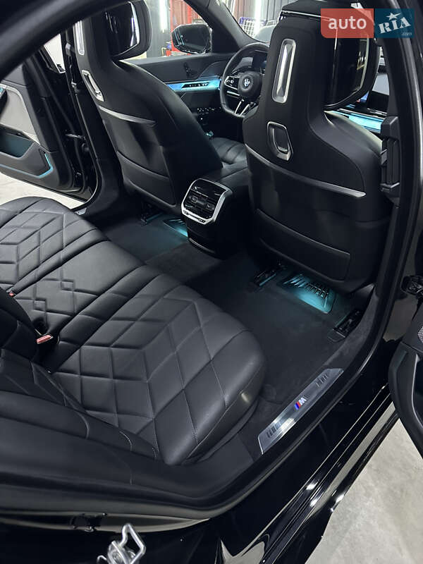 Седан BMW 7 Series 2023 в Киеве