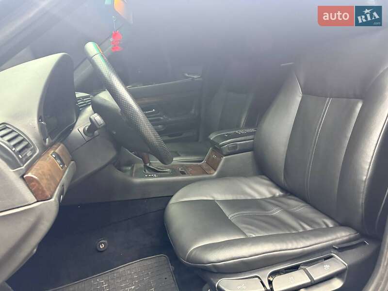 Седан BMW 7 Series 2000 в Чернівцях