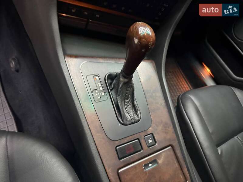 Седан BMW 7 Series 2000 в Чернівцях